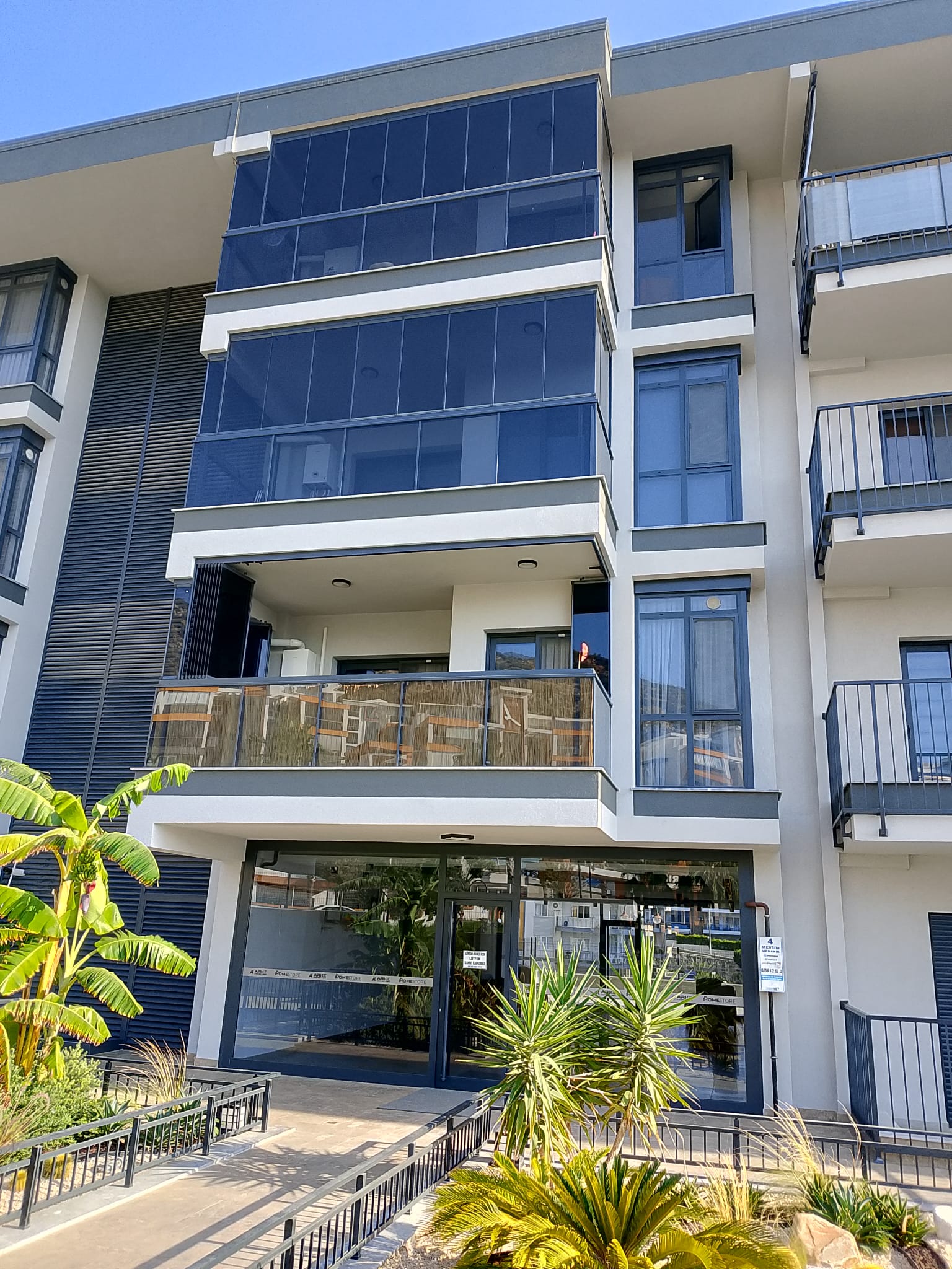 Modern Apart Bina Yenileme